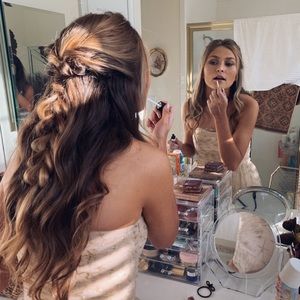 Meet your Posher, Chloe